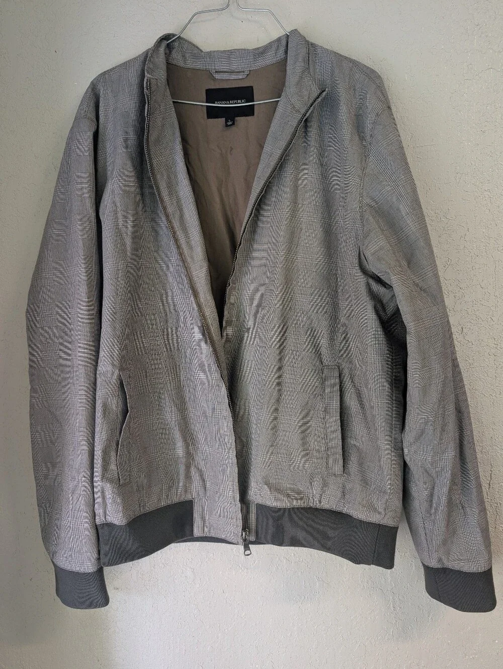 Banana Republic Checkered Bomber Jacket L Gray Pockets Collar Ribbed Cuffs